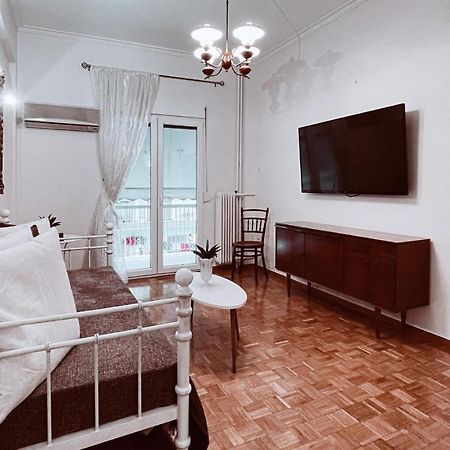 Vintage 2-Bedroom Apt In The Heart Of The City Athènes Extérieur photo