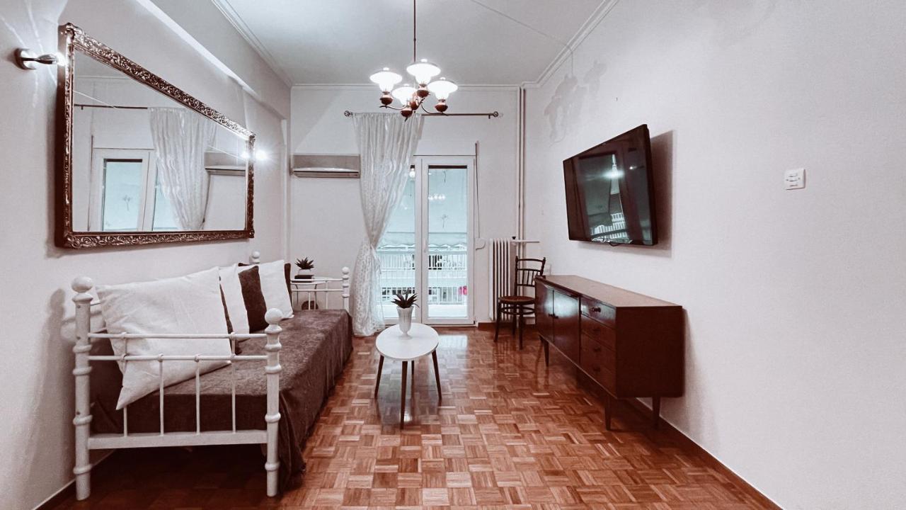 Vintage 2-Bedroom Apt In The Heart Of The City Athènes Extérieur photo