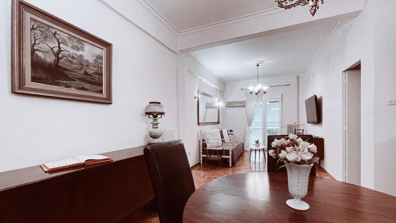 Vintage 2-Bedroom Apt In The Heart Of The City Athènes Extérieur photo