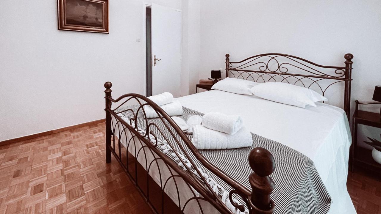 Vintage 2-Bedroom Apt In The Heart Of The City Athènes Extérieur photo