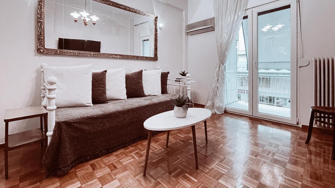 Vintage 2-Bedroom Apt In The Heart Of The City Athènes Extérieur photo